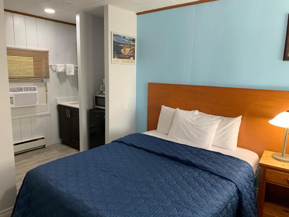 Town & Country Motel 패리사운드 외부 사진
