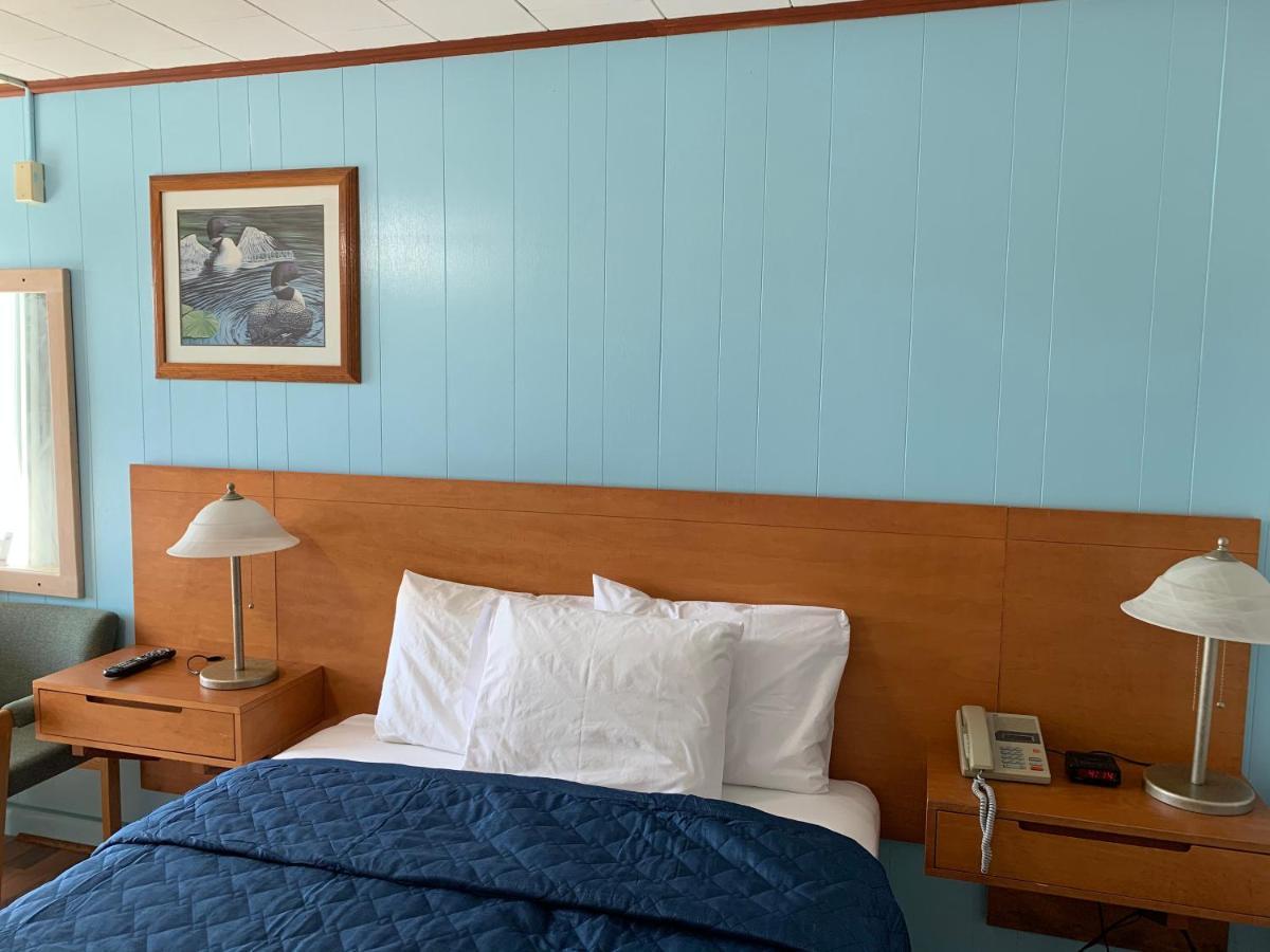 Town & Country Motel 패리사운드 외부 사진