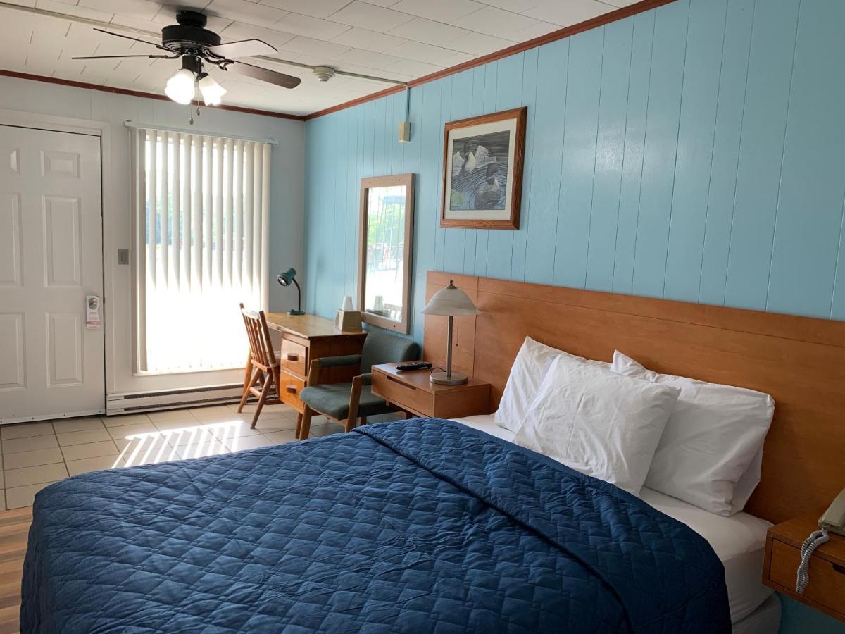 Town & Country Motel 패리사운드 외부 사진