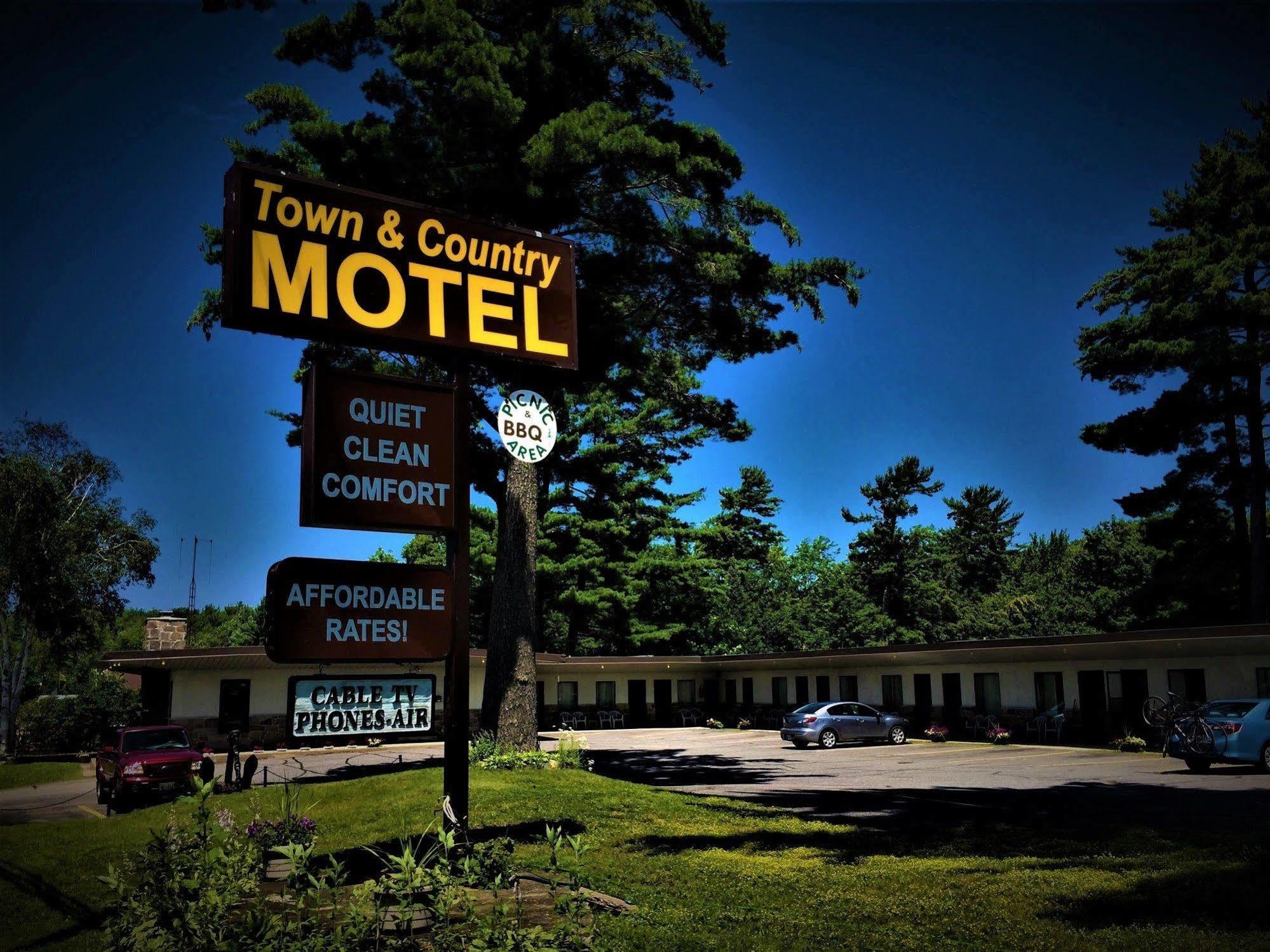 Town & Country Motel 패리사운드 외부 사진